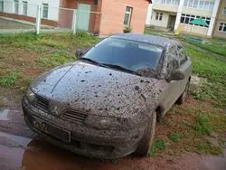 грязный автомобиль